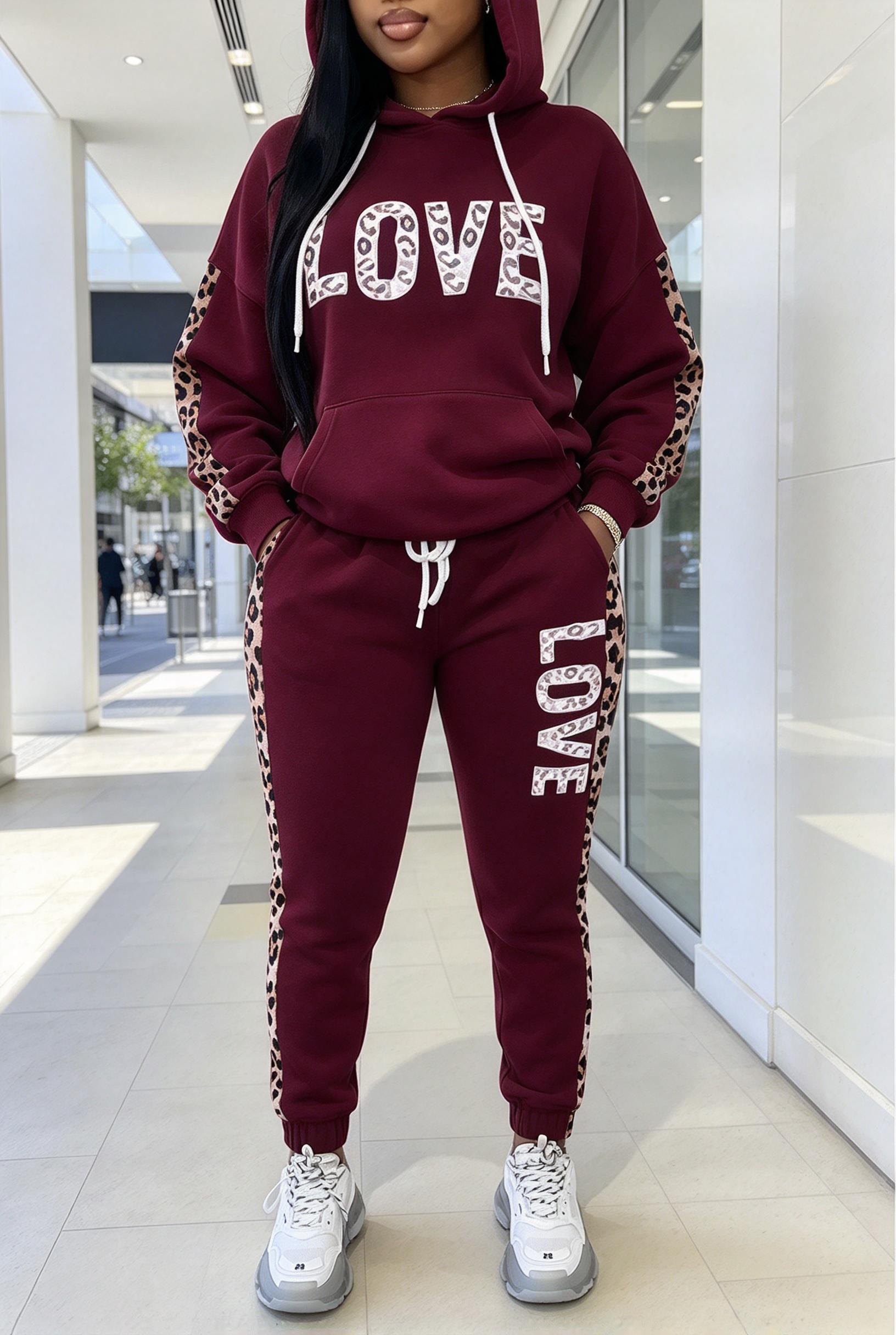 Tuta sportiva da donna con cap - Joggers Pants recensione e prezzo